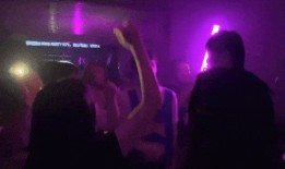 成都吃瓜网红蹦迪视频,吃瓜群众镜头下的夜生活盛况